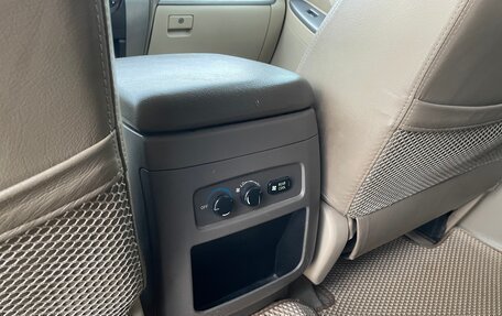 Toyota Land Cruiser Prado 120 рестайлинг, 2004 год, 1 300 000 рублей, 19 фотография