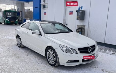 Mercedes-Benz E-Класс, 2010 год, 1 400 000 рублей, 2 фотография