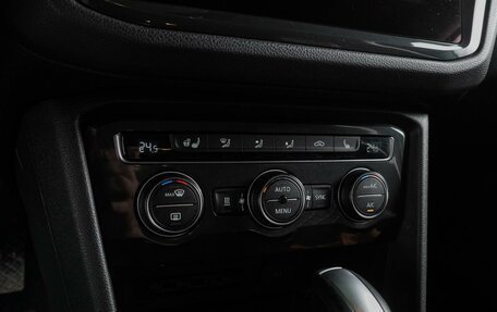 Volkswagen Tiguan II, 2019 год, 2 399 000 рублей, 19 фотография