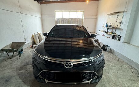 Toyota Camry, 2017 год, 1 950 000 рублей, 4 фотография