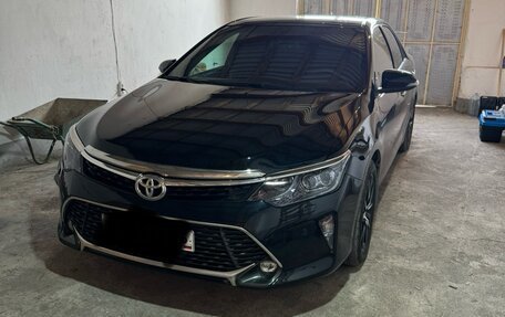 Toyota Camry, 2017 год, 1 950 000 рублей, 2 фотография