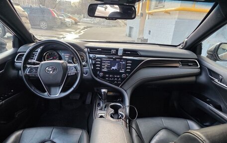 Toyota Camry, 2019 год, 2 300 000 рублей, 7 фотография