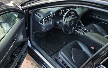 Toyota Camry, 2019 год, 2 300 000 рублей, 6 фотография