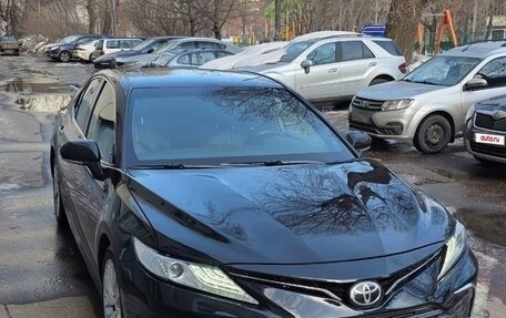 Toyota Camry, 2019 год, 2 300 000 рублей, 2 фотография