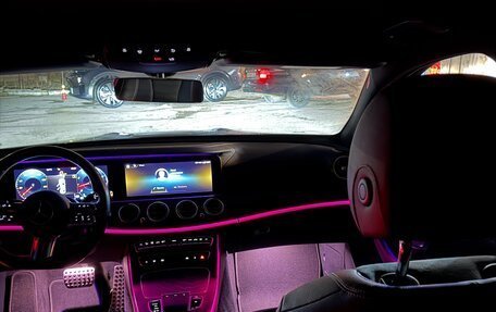 Mercedes-Benz E-Класс, 2020 год, 3 300 000 рублей, 4 фотография