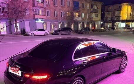 Mercedes-Benz E-Класс, 2020 год, 3 300 000 рублей, 2 фотография