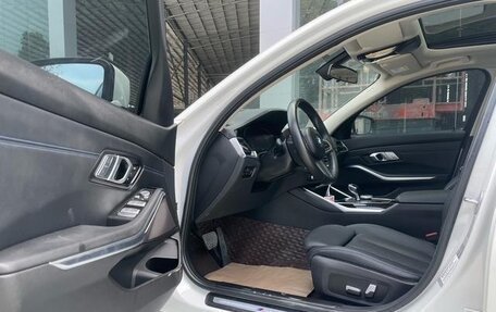 BMW 3 серия, 2022 год, 3 000 000 рублей, 14 фотография