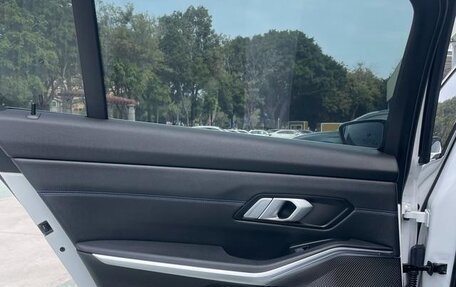 BMW 3 серия, 2022 год, 3 000 000 рублей, 23 фотография