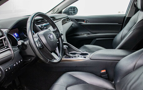 Toyota Camry, 2019 год, 2 970 000 рублей, 10 фотография