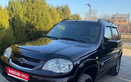 Chevrolet Niva I рестайлинг, 2011 год, 500 000 рублей, 3 фотография