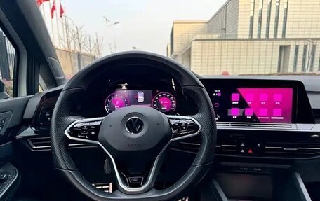 Volkswagen Golf VIII, 2022 год, 1 690 004 рублей, 7 фотография