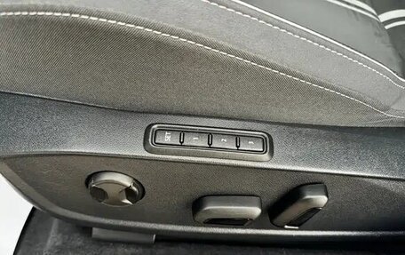 Volkswagen Golf VIII, 2022 год, 1 690 004 рублей, 17 фотография