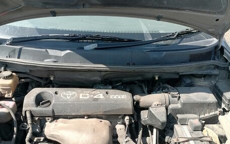 Toyota ISis I, 2006 год, 700 000 рублей, 2 фотография