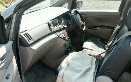 Toyota ISis I, 2006 год, 700 000 рублей, 4 фотография