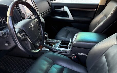 Toyota Land Cruiser 200, 2016 год, 6 650 000 рублей, 4 фотография