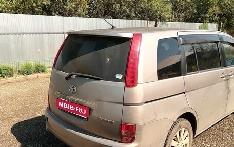 Toyota ISis I, 2006 год, 700 000 рублей, 21 фотография