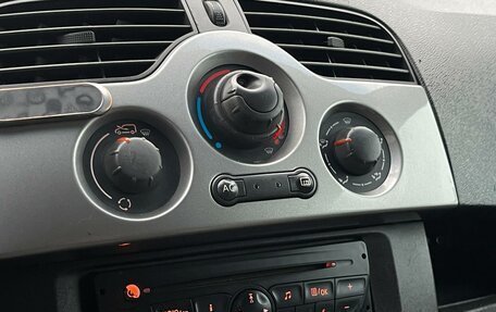 Renault Kangoo II рестайлинг, 2011 год, 650 000 рублей, 14 фотография