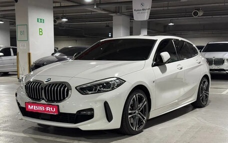 BMW 1 серия, 2022 год, 2 050 000 рублей, 1 фотография