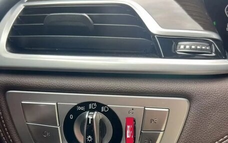 BMW 7 серия, 2019 год, 6 000 000 рублей, 15 фотография