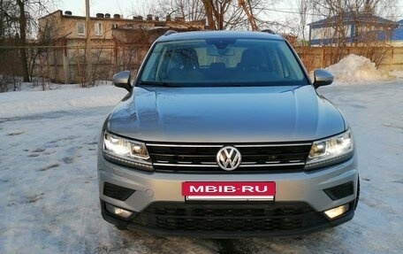 Volkswagen Tiguan II, 2020 год, 2 349 000 рублей, 2 фотография