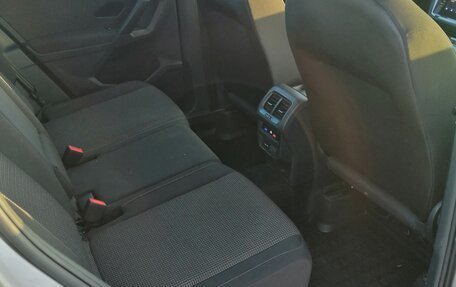 Volkswagen Tiguan II, 2020 год, 2 349 000 рублей, 10 фотография