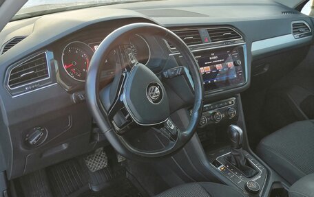 Volkswagen Tiguan II, 2020 год, 2 349 000 рублей, 9 фотография