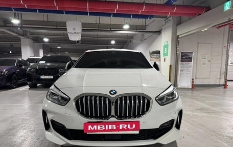 BMW 1 серия, 2022 год, 2 050 000 рублей, 2 фотография