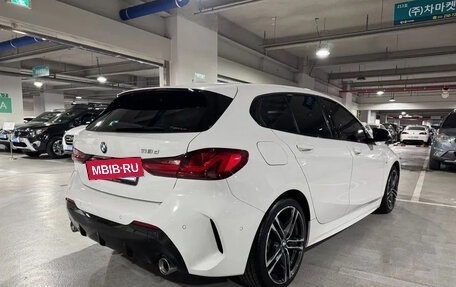 BMW 1 серия, 2022 год, 2 050 000 рублей, 3 фотография