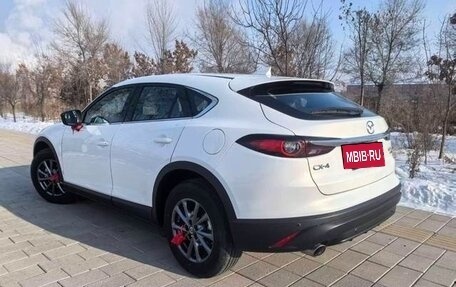 Mazda CX-4, 2023 год, 1 988 000 рублей, 6 фотография