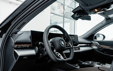 BMW 5 серия, 2025 год, 8 990 000 рублей, 17 фотография