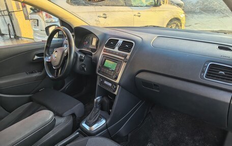 Volkswagen Polo VI (EU Market), 2015 год, 1 050 000 рублей, 5 фотография