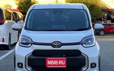 Toyota Sienta, 2023 год, 1 444 000 рублей, 5 фотография