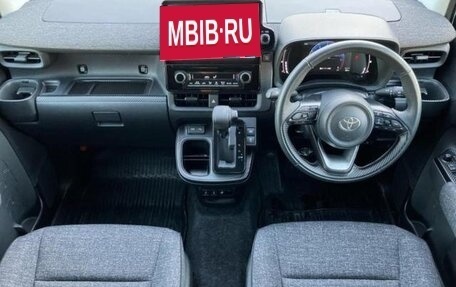 Toyota Sienta, 2023 год, 1 444 000 рублей, 6 фотография