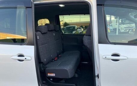 Toyota Sienta, 2023 год, 1 444 000 рублей, 22 фотография