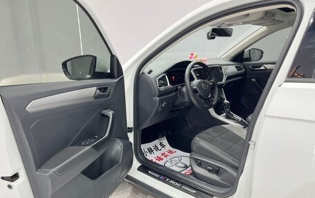 Volkswagen T-Roc I, 2023 год, 1 500 000 рублей, 4 фотография