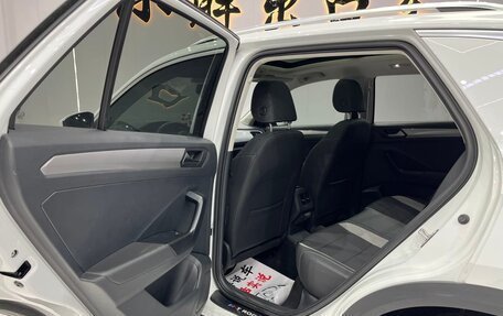 Volkswagen T-Roc I, 2023 год, 1 500 000 рублей, 7 фотография