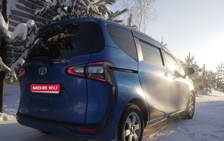 Toyota Sienta II, 2015 год, 1 000 000 рублей, 1 фотография