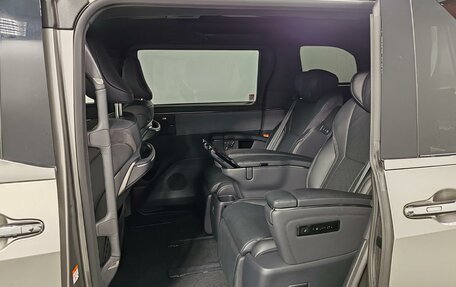 Lexus LM, 2024 год, 17 000 000 рублей, 12 фотография