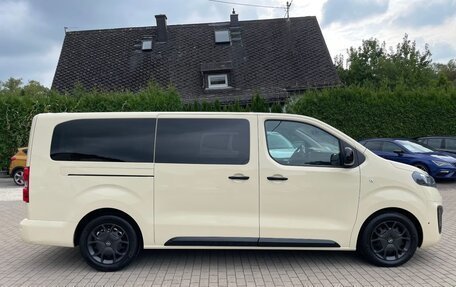 Opel Zafira Life I, 2022 год, 3 950 000 рублей, 4 фотография