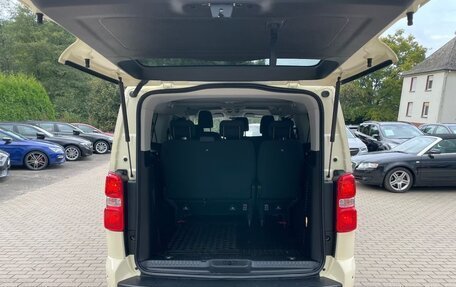 Opel Zafira Life I, 2022 год, 3 950 000 рублей, 7 фотография