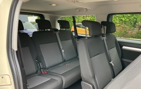 Opel Zafira Life I, 2022 год, 3 950 000 рублей, 16 фотография