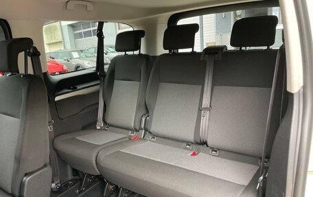 Opel Zafira Life I, 2022 год, 3 950 000 рублей, 15 фотография