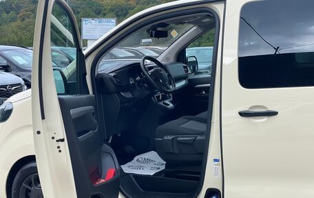 Opel Zafira Life I, 2022 год, 3 950 000 рублей, 10 фотография