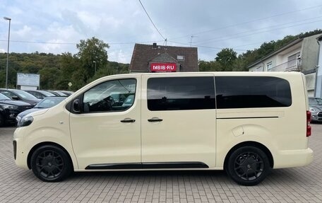 Opel Zafira Life I, 2022 год, 3 950 000 рублей, 9 фотография