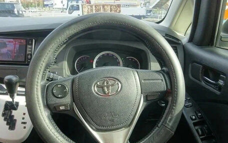 Toyota ISis I, 2013 год, 890 007 рублей, 13 фотография