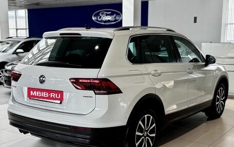 Volkswagen Tiguan II, 2018 год, 2 555 000 рублей, 4 фотография