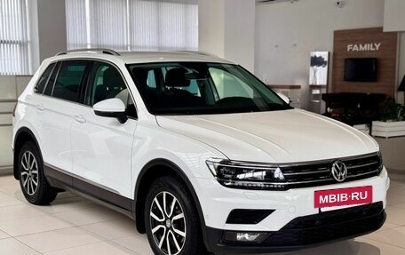 Volkswagen Tiguan II, 2018 год, 2 555 000 рублей, 3 фотография
