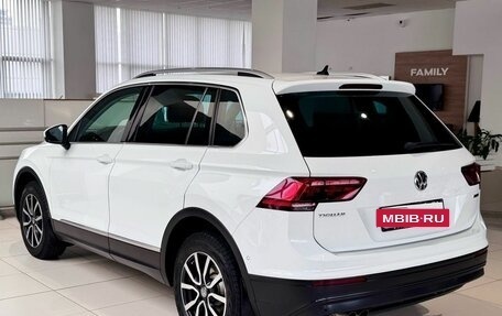 Volkswagen Tiguan II, 2018 год, 2 555 000 рублей, 6 фотография