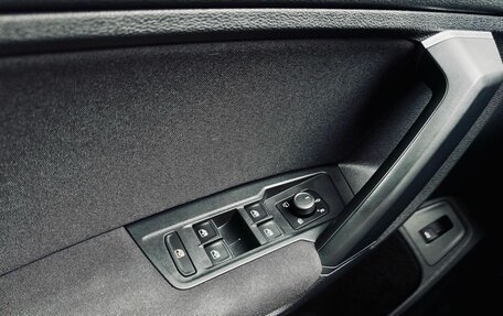 Volkswagen Tiguan II, 2018 год, 2 555 000 рублей, 22 фотография