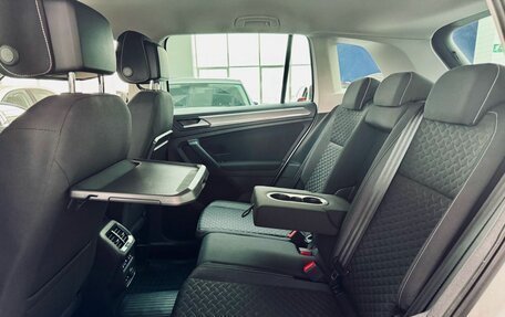 Volkswagen Tiguan II, 2018 год, 2 555 000 рублей, 26 фотография